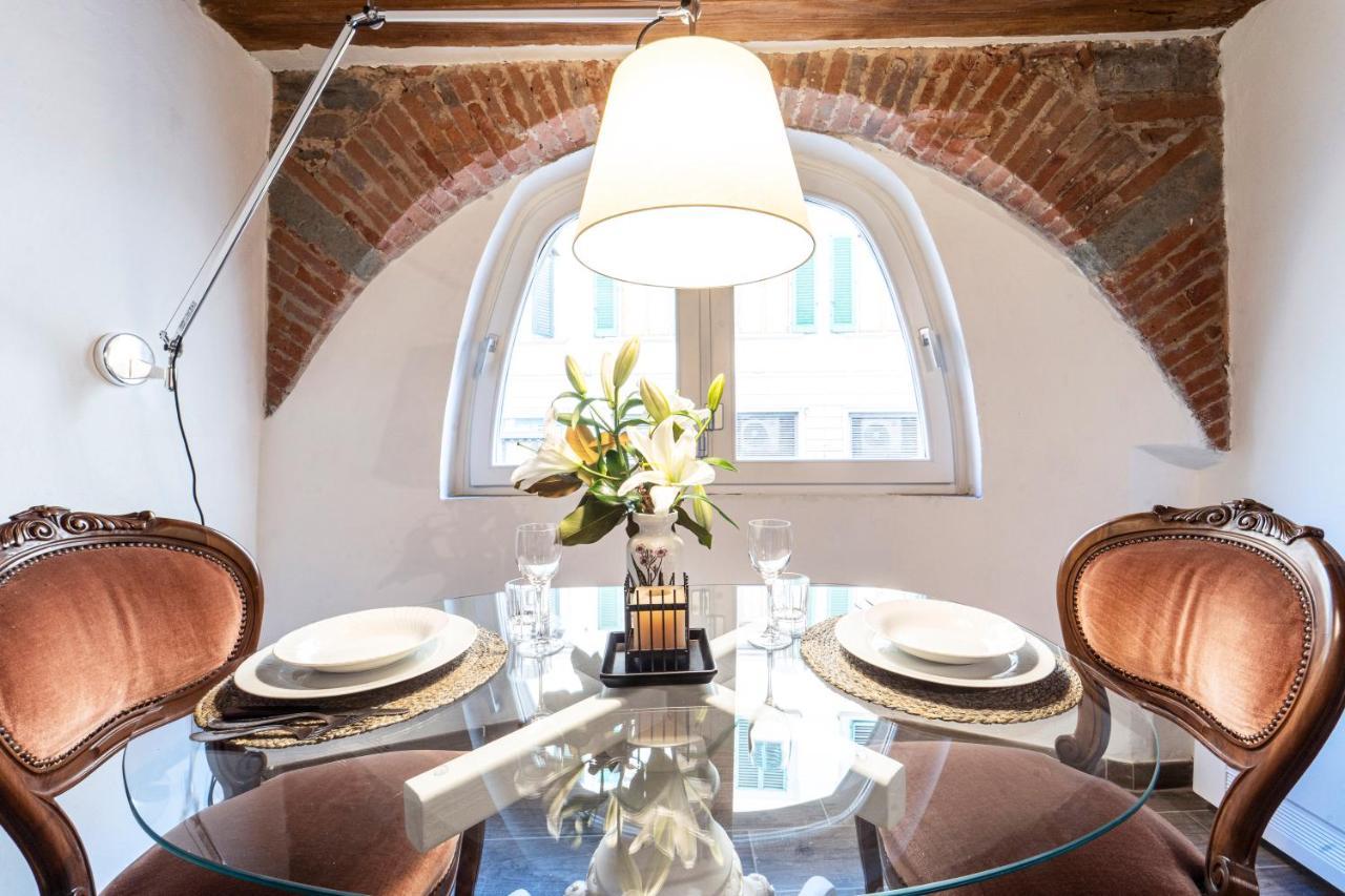 Palazzovilla Historic Building Luxury Suite Florencia Exterior foto