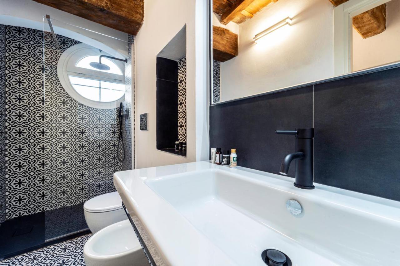 Palazzovilla Historic Building Luxury Suite Florencia Exterior foto