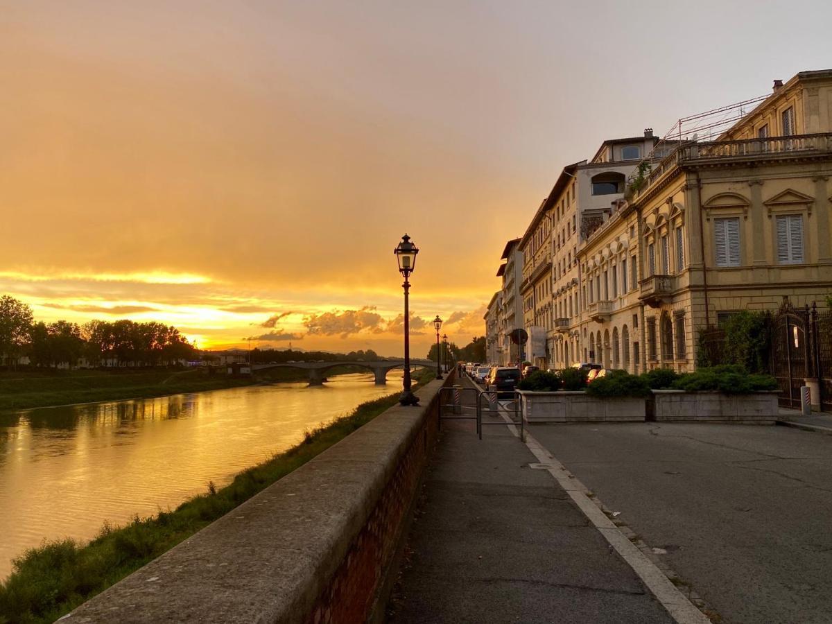 Palazzovilla Historic Building Luxury Suite Florencia Exterior foto