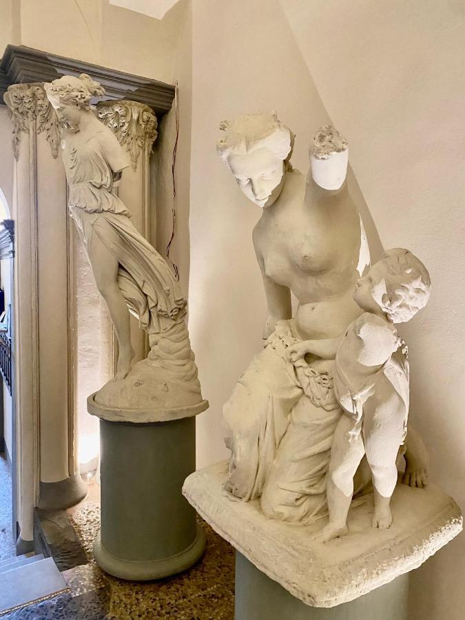 Palazzovilla Historic Building Luxury Suite Florencia Exterior foto