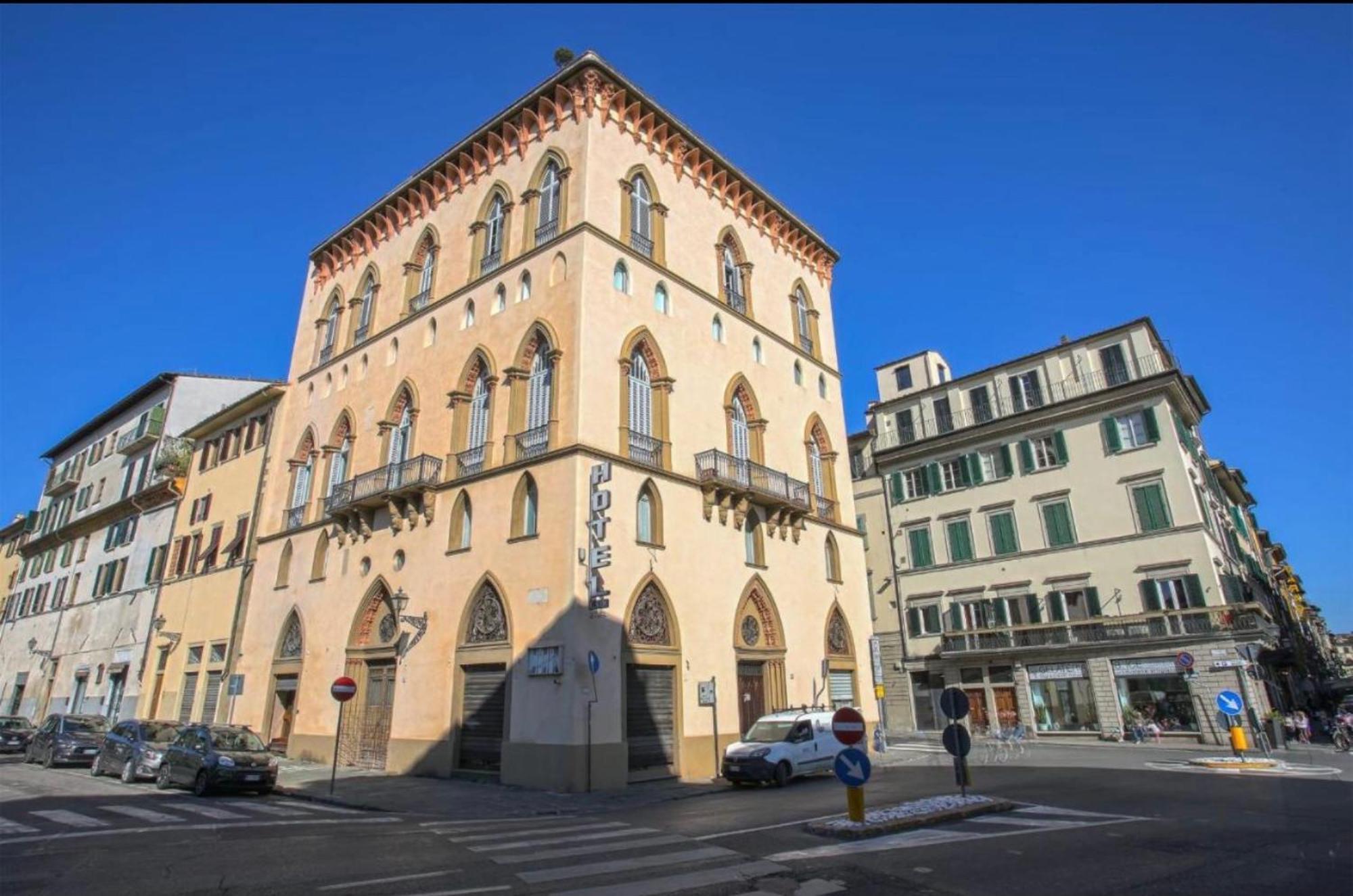 Palazzovilla Historic Building Luxury Suite Florencia Exterior foto