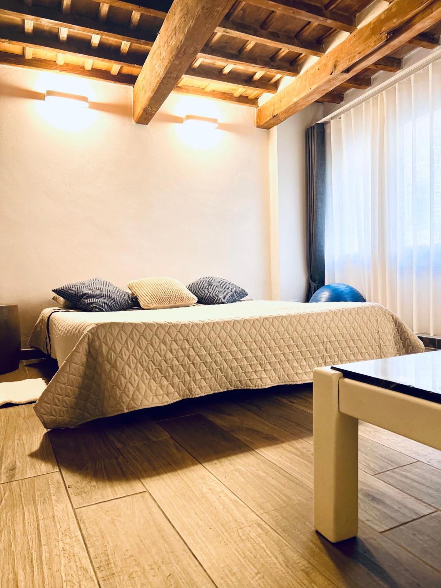 Palazzovilla Historic Building Luxury Suite Florencia Exterior foto